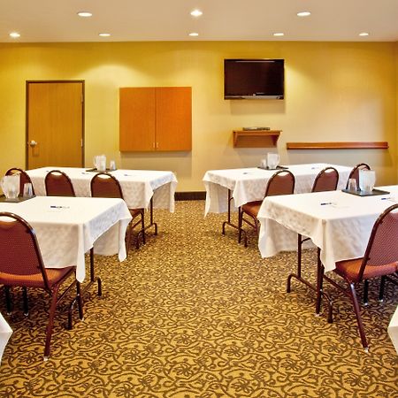 Holiday Inn Express Hotel & Suites Sheldon By Ihg Esterno foto