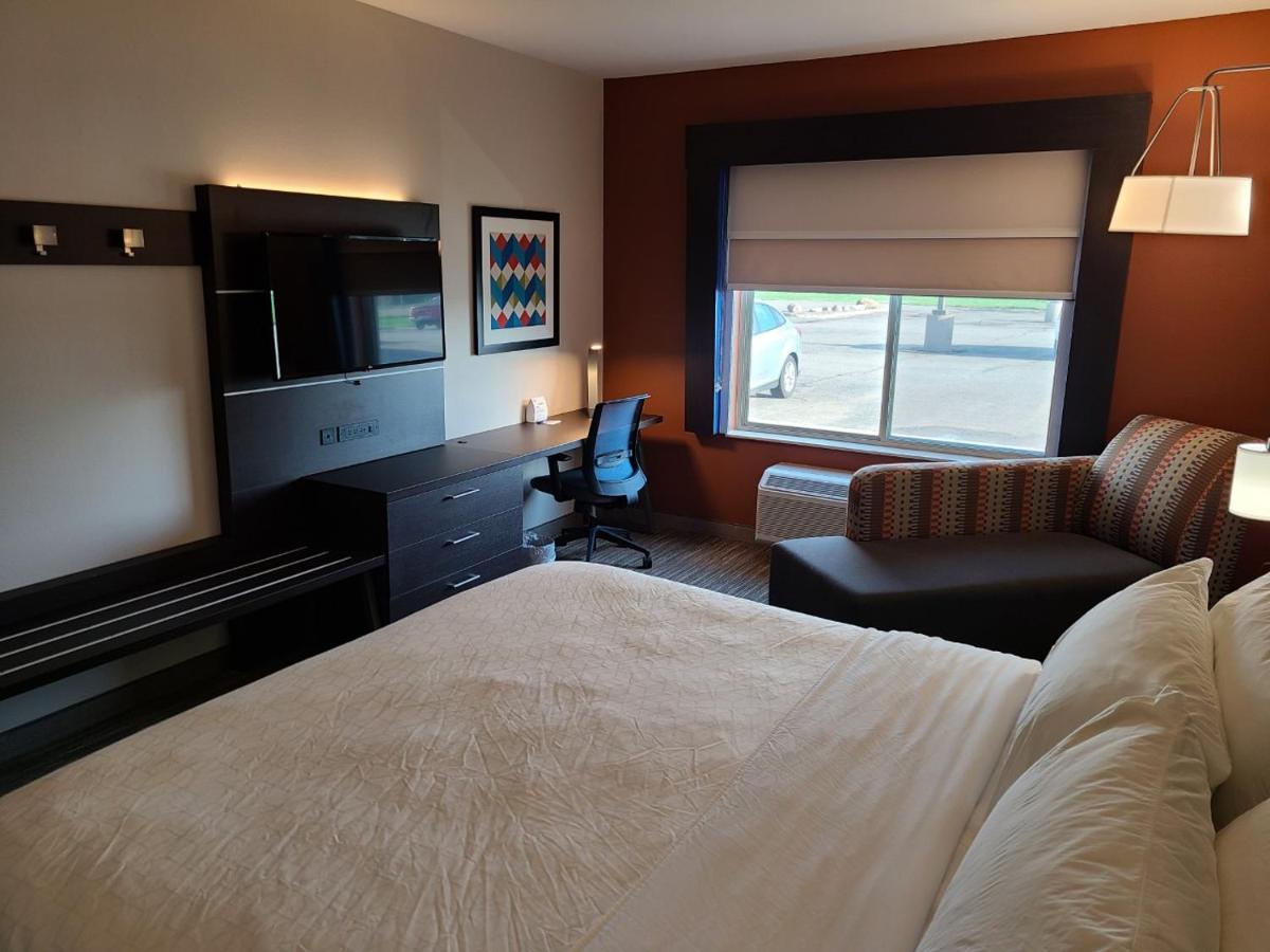 Holiday Inn Express Hotel & Suites Sheldon By Ihg Esterno foto