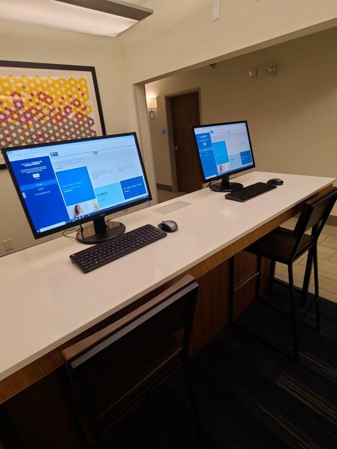 Holiday Inn Express Hotel & Suites Sheldon By Ihg Esterno foto