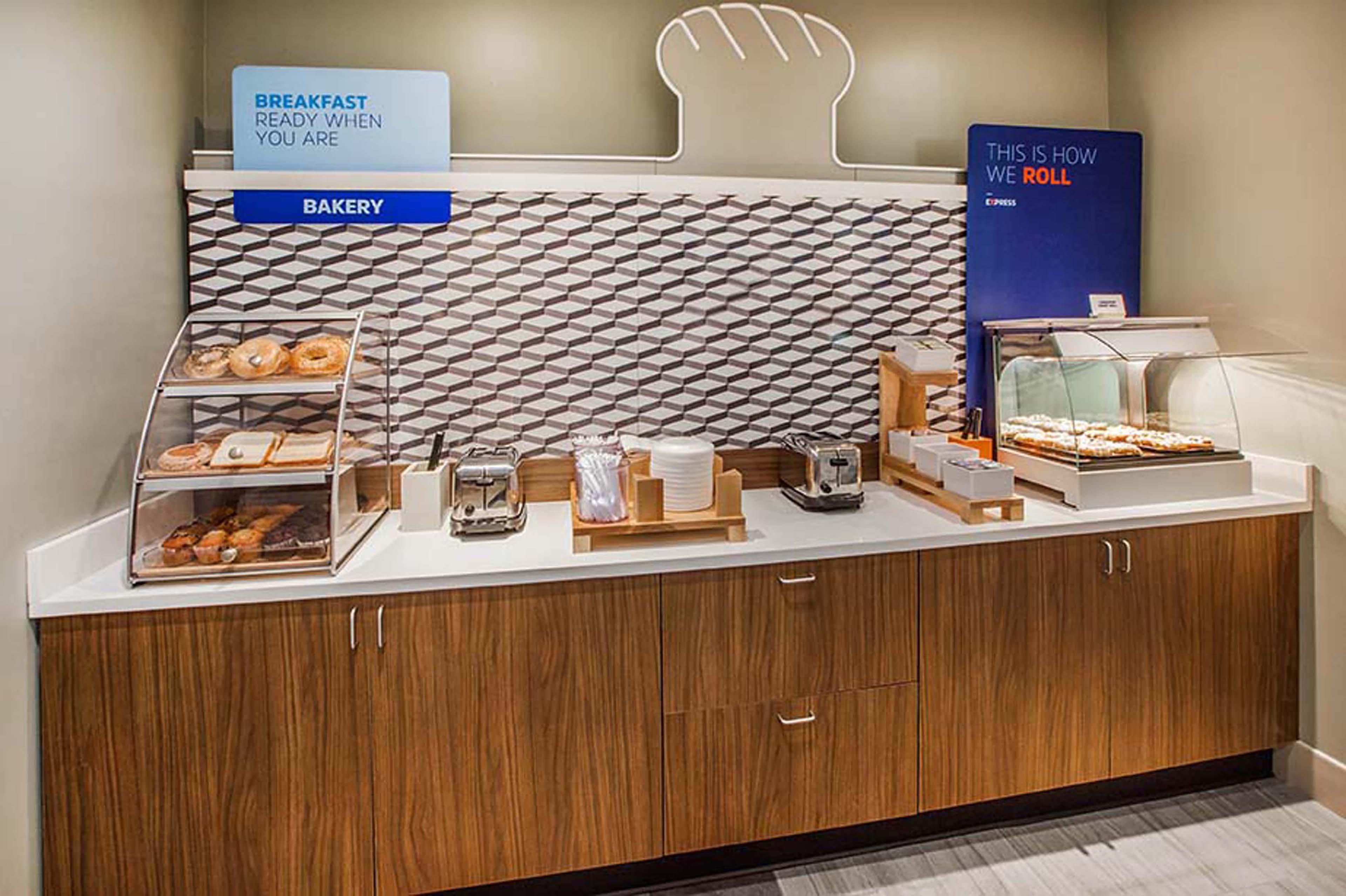 Holiday Inn Express Hotel & Suites Sheldon By Ihg Esterno foto